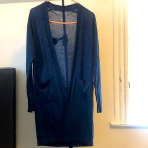 UNIQLO Button less cardigan thin sweater. size small blue